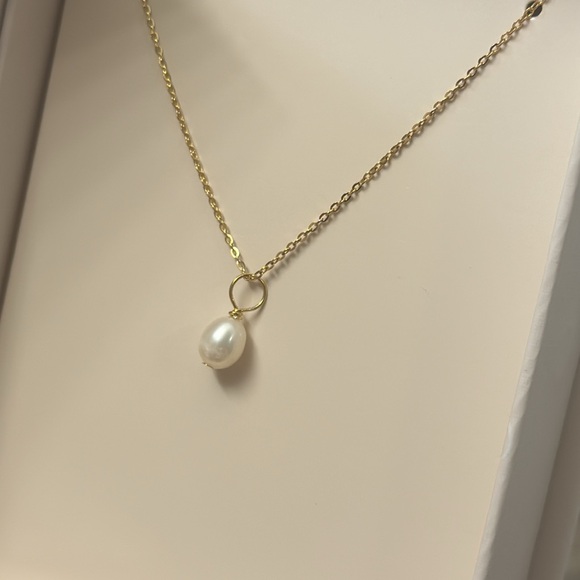 Knots and Pipes: Custom Baroque Pearl Necklace from Summer 2024 Jilly Box - Picture 8 of 8
